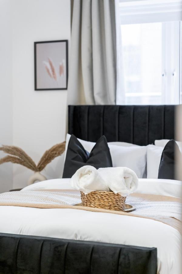 Chic 3 Bed Apartment Near London Bridge With Balcony Luaran gambar